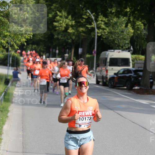 15.06.2025 - REWE Women's Run Jannik Wohlers http://msf.ph/oto/7948696 15.06.2025 09:47:23 Laufen 10173 meine-sportfotos.de