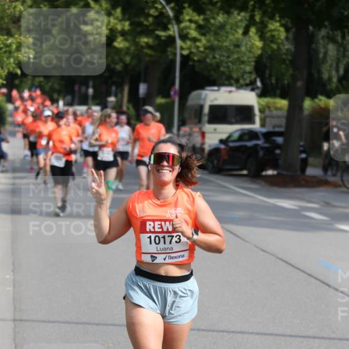 15.06.2025 - REWE Women's Run Jannik Wohlers http://msf.ph/oto/7948704 15.06.2025 09:47:23 Laufen 10173 meine-sportfotos.de