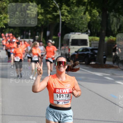 15.06.2025 - REWE Women's Run Jannik Wohlers http://msf.ph/oto/7948708 15.06.2025 09:47:24 Laufen 10173 meine-sportfotos.de