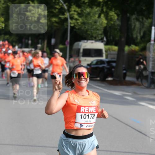 15.06.2025 - REWE Women's Run Jannik Wohlers http://msf.ph/oto/7948714 15.06.2025 09:47:24 Laufen 10173 meine-sportfotos.de