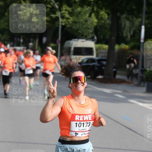 15.06.2025 - REWE Women's Run Jannik Wohlers http://msf.ph/oto/7948716 15.06.2025 09:47:24 Laufen 10173 meine-sportfotos.de