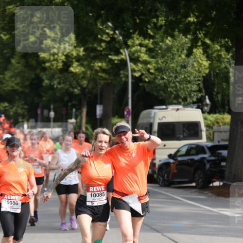 15.06.2025 - REWE Women's Run Jannik Wohlers http://msf.ph/oto/7948736 15.06.2025 09:47:26 Laufen 10086, 10085, 4 meine-sportfotos.de