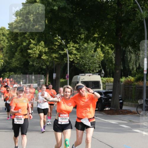 15.06.2025 - REWE Women's Run Jannik Wohlers http://msf.ph/oto/7948750 15.06.2025 09:47:27 Laufen 10085, 10086 meine-sportfotos.de