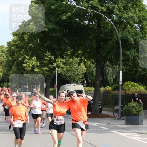 15.06.2025 - REWE Women's Run Jannik Wohlers http://msf.ph/oto/7948758 15.06.2025 09:47:27 Laufen 10086, 105, 10085 meine-sportfotos.de