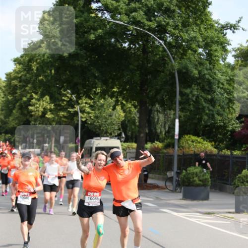 15.06.2025 - REWE Women's Run Jannik Wohlers http://msf.ph/oto/7948765 15.06.2025 09:47:27 Laufen 10086, 10085 meine-sportfotos.de