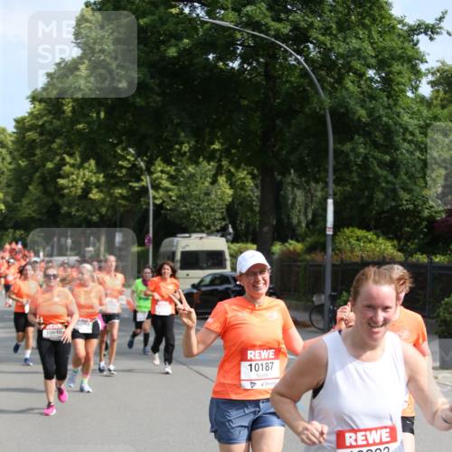 15.06.2025 - REWE Women's Run Jannik Wohlers http://msf.ph/oto/7948870 15.06.2025 09:47:33 Laufen 10646, 10103, 10187, 10222 meine-sportfotos.de