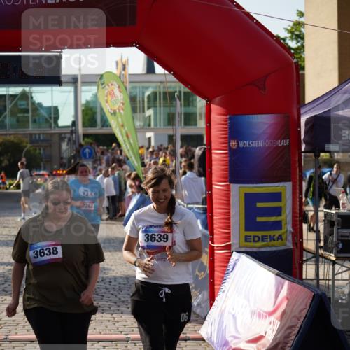 13.06.2025 - Holstenköstenlauf Felixshl http://msf.ph/oto/7948944 13.06.2025 18:20:23 Laufen 2262, 3638, 3639 meine-sportfotos.de