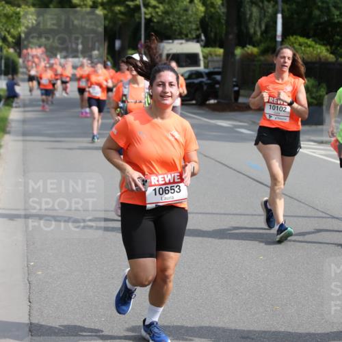 15.06.2025 - REWE Women's Run Jannik Wohlers http://msf.ph/oto/7948951 15.06.2025 09:47:39 Laufen 10653, 10102, 10330 meine-sportfotos.de