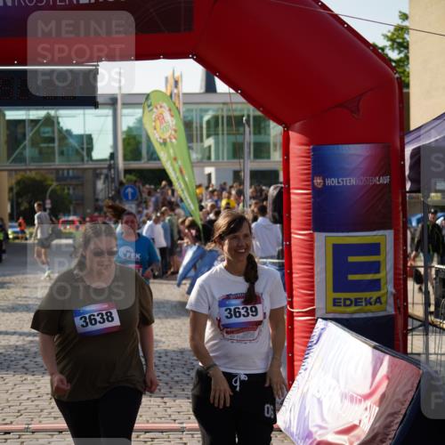 13.06.2025 - Holstenköstenlauf Felixshl http://msf.ph/oto/7948953 13.06.2025 18:20:23 Laufen 2262, 3638, 3639 meine-sportfotos.de