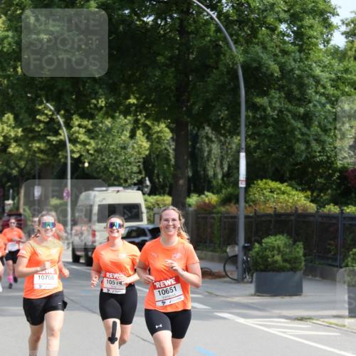 15.06.2025 - REWE Women's Run Jannik Wohlers http://msf.ph/oto/7949121 15.06.2025 09:47:47 Laufen 10708, 10514, 10651, 1 meine-sportfotos.de