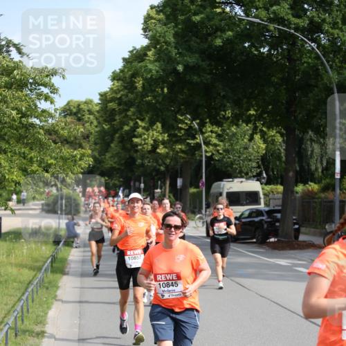 15.06.2025 - REWE Women's Run Jannik Wohlers http://msf.ph/oto/7949178 15.06.2025 09:47:50 Laufen 10857, 10845 meine-sportfotos.de
