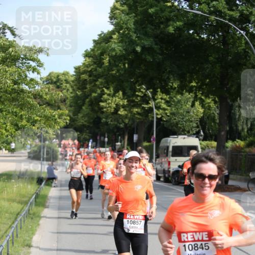 15.06.2025 - REWE Women's Run Jannik Wohlers http://msf.ph/oto/7949203 15.06.2025 09:47:51 Laufen 10857, 10845 meine-sportfotos.de