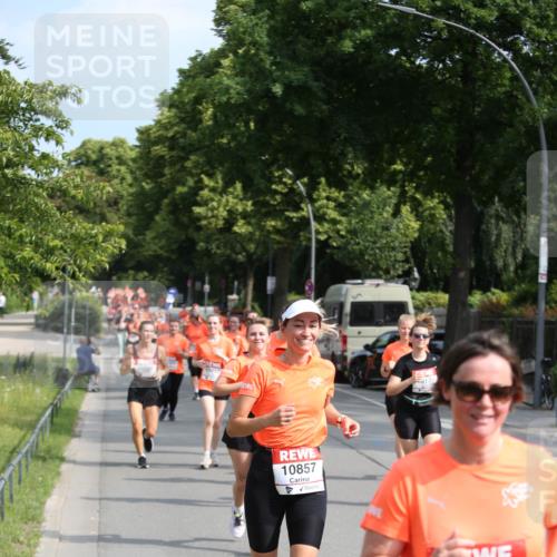 15.06.2025 - REWE Women's Run Jannik Wohlers http://msf.ph/oto/7949215 15.06.2025 09:47:51 Laufen 10857, 10845 meine-sportfotos.de
