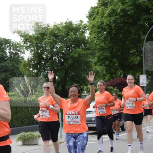 15.06.2025 - REWE Women's Run Jannik Wohlers http://msf.ph/oto/7949302 15.06.2025 08:31:40 Laufen 10032, 10333, 1, 10850, 1019, 10716 meine-sportfotos.de
