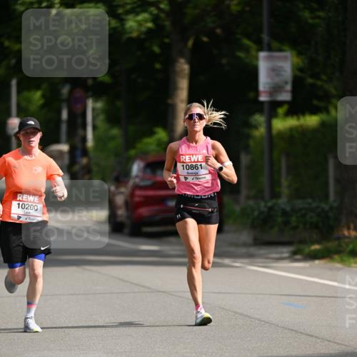 15.06.2025 - REWE Women's Run Dr. Thomas Lammeyer http://msf.ph/oto/7949332 15.06.2025 09:34:19 Laufen 10200, 10861 meine-sportfotos.de