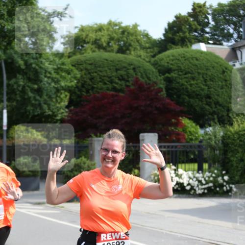 15.06.2025 - REWE Women's Run Jannik Wohlers http://msf.ph/oto/7949398 15.06.2025 09:48:01 Laufen 10592 meine-sportfotos.de