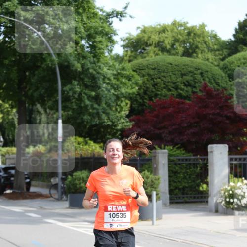 15.06.2025 - REWE Women's Run Jannik Wohlers http://msf.ph/oto/7949416 15.06.2025 09:48:03 Laufen 10535 meine-sportfotos.de