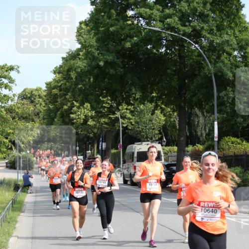 15.06.2025 - REWE Women's Run Jannik Wohlers http://msf.ph/oto/7949446 15.06.2025 09:48:05 Laufen 10640 meine-sportfotos.de