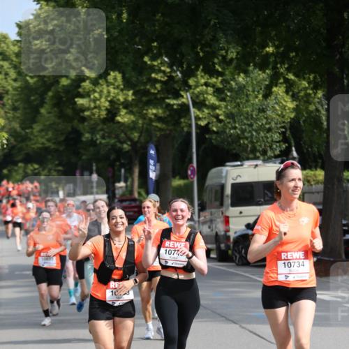 15.06.2025 - REWE Women's Run Jannik Wohlers http://msf.ph/oto/7949453 15.06.2025 09:48:06 Laufen 10833, 10, 1074, 10734 meine-sportfotos.de