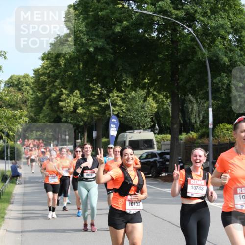 15.06.2025 - REWE Women's Run Jannik Wohlers http://msf.ph/oto/7949496 15.06.2025 09:48:08 Laufen 10833, 10041, 10133, 10743, 10 meine-sportfotos.de