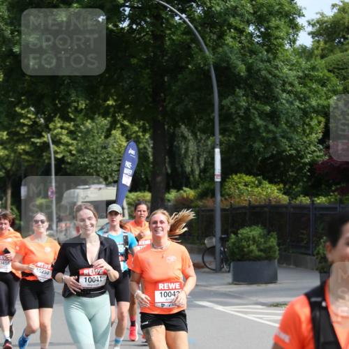 15.06.2025 - REWE Women's Run Jannik Wohlers http://msf.ph/oto/7949518 15.06.2025 09:48:09 Laufen 10230, 10041, 10042 meine-sportfotos.de