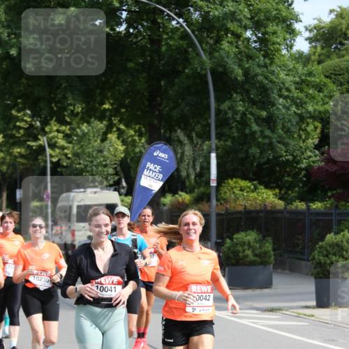 15.06.2025 - REWE Women's Run Jannik Wohlers http://msf.ph/oto/7949529 15.06.2025 09:48:10 Laufen 10230, 06, 30, 10041, 0042 meine-sportfotos.de