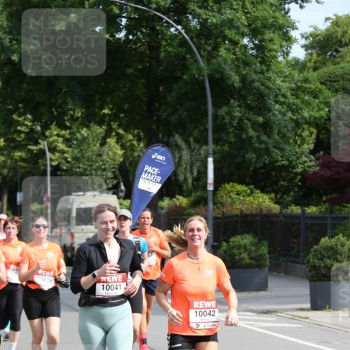 15.06.2025 - REWE Women's Run Jannik Wohlers http://msf.ph/oto/7949530 15.06.2025 09:48:10 Laufen 104, 10230, 10041, 06, 30, 37, 10042 meine-sportfotos.de