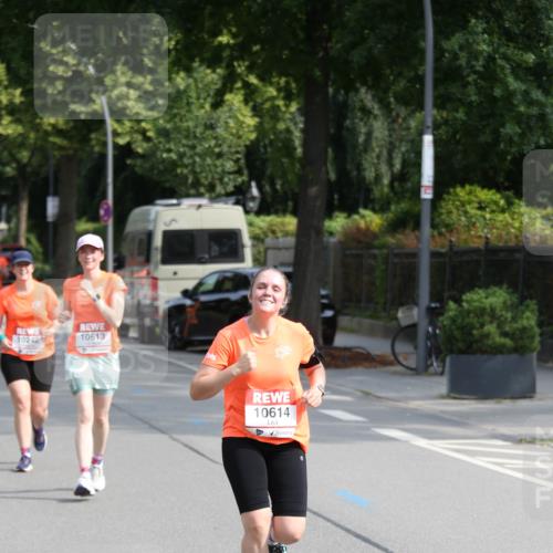 15.06.2025 - REWE Women's Run Jannik Wohlers http://msf.ph/oto/7949614 15.06.2025 09:48:15 Laufen 10242, 10613, 10614 meine-sportfotos.de