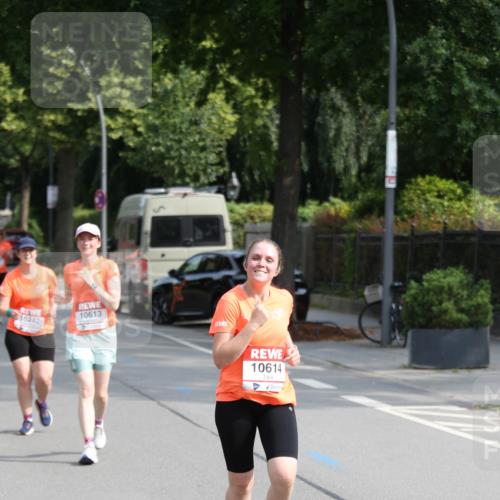 15.06.2025 - REWE Women's Run Jannik Wohlers http://msf.ph/oto/7949616 15.06.2025 09:48:15 Laufen 10613, 10614 meine-sportfotos.de