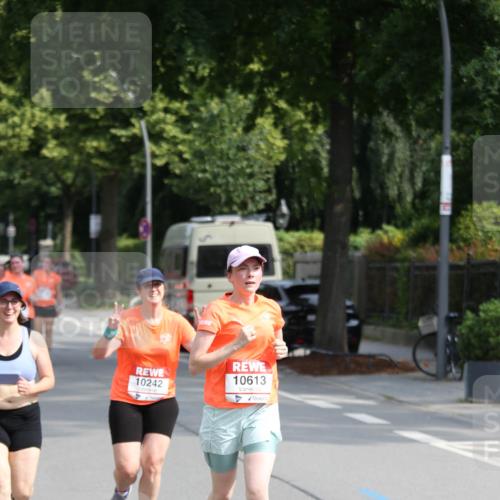 15.06.2025 - REWE Women's Run Jannik Wohlers http://msf.ph/oto/7949638 15.06.2025 09:48:17 Laufen 10242, 10613 meine-sportfotos.de
