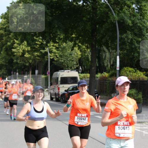 15.06.2025 - REWE Women's Run Jannik Wohlers http://msf.ph/oto/7949660 15.06.2025 09:48:19 Laufen 10242, 10613 meine-sportfotos.de