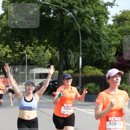 15.06.2025 - REWE Women's Run Jannik Wohlers http://msf.ph/oto/7949674 15.06.2025 09:48:19 Laufen 10242, 10613 meine-sportfotos.de