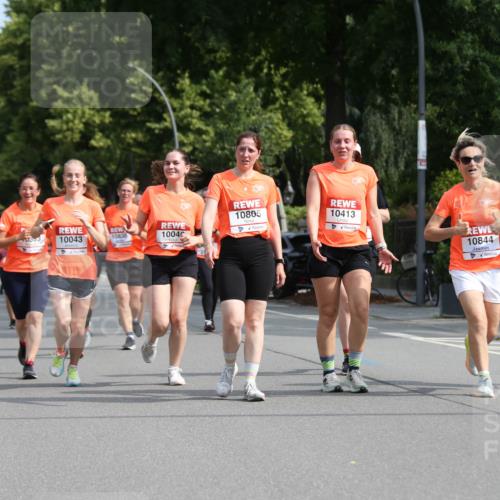 15.06.2025 - REWE Women's Run Jannik Wohlers http://msf.ph/oto/7949792 15.06.2025 09:48:33 Laufen 10805, 10413, 10017, 0303, 10836, 1004, 10043, 10844, 10542, 6142 meine-sportfotos.de