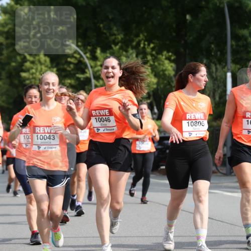 15.06.2025 - REWE Women's Run Jannik Wohlers http://msf.ph/oto/7949836 15.06.2025 09:48:34 Laufen 10017, 103, 10043, 2836, 10046, 10638, 10805, 10413 meine-sportfotos.de