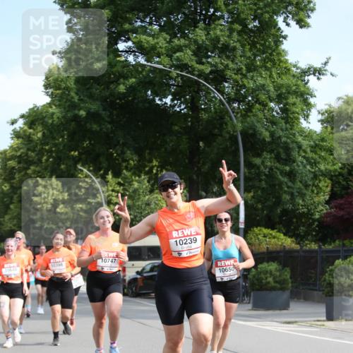 15.06.2025 - REWE Women's Run Jannik Wohlers http://msf.ph/oto/7949953 15.06.2025 09:48:48 Laufen 10747, 10239, 10650 meine-sportfotos.de