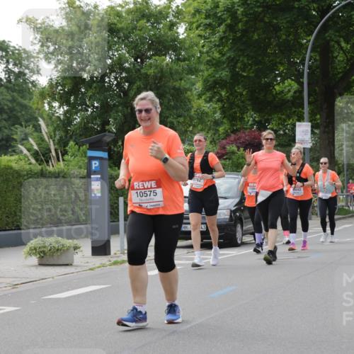 15.06.2025 - REWE Women's Run Jannik Wohlers http://msf.ph/oto/7950027 15.06.2025 08:32:18 Laufen 03, 10575, 0782, 1084, 10842, 43 meine-sportfotos.de