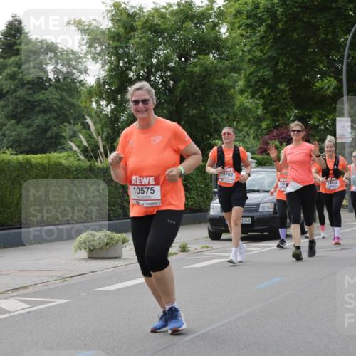 15.06.2025 - REWE Women's Run Jannik Wohlers http://msf.ph/oto/7950049 15.06.2025 08:32:19 Laufen 10575, 10782, 1043 meine-sportfotos.de