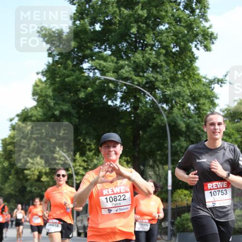 15.06.2025 - REWE Women's Run Jannik Wohlers http://msf.ph/oto/7950067 15.06.2025 09:49:01 Laufen 0418, 10822, 10685, 10753 meine-sportfotos.de