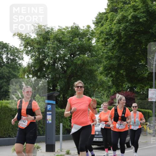 15.06.2025 - REWE Women's Run Jannik Wohlers http://msf.ph/oto/7950080 15.06.2025 08:32:20 Laufen 782, 1043 meine-sportfotos.de