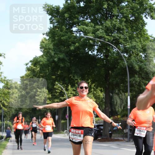 15.06.2025 - REWE Women's Run Jannik Wohlers http://msf.ph/oto/7950084 15.06.2025 09:49:02 Laufen 10418, 10685 meine-sportfotos.de