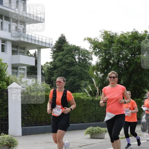 15.06.2025 - REWE Women's Run Jannik Wohlers http://msf.ph/oto/7950103 15.06.2025 08:32:21 Laufen 0782, 0840 meine-sportfotos.de