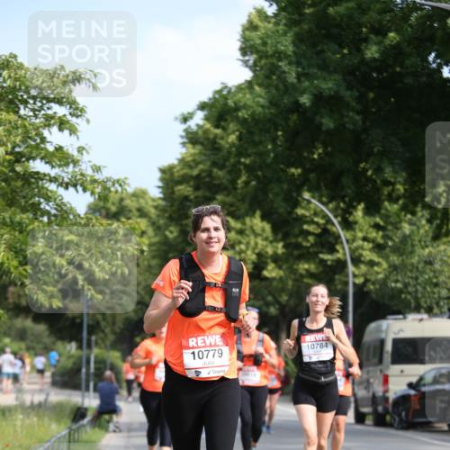 15.06.2025 - REWE Women's Run Jannik Wohlers http://msf.ph/oto/7950130 15.06.2025 09:49:08 Laufen 10779, 10784 meine-sportfotos.de