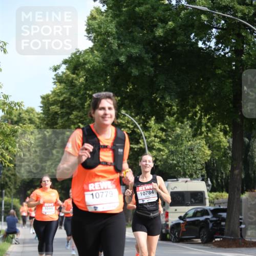 15.06.2025 - REWE Women's Run Jannik Wohlers http://msf.ph/oto/7950147 15.06.2025 09:49:08 Laufen 10779, 10784, 10445 meine-sportfotos.de