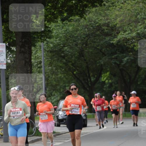 15.06.2025 - REWE Women's Run Jannik Wohlers http://msf.ph/oto/7950228 15.06.2025 08:32:27 Laufen 2025, 10181, 10576, 0869 meine-sportfotos.de