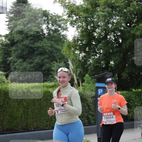15.06.2025 - REWE Women's Run Jannik Wohlers http://msf.ph/oto/7950359 15.06.2025 08:32:34 Laufen 10, 10044 meine-sportfotos.de