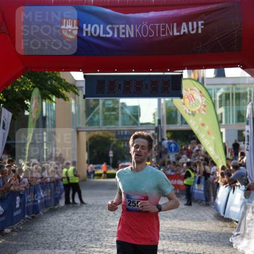 13.06.2025 - Holstenköstenlauf Felixshl http://msf.ph/oto/7950371 13.06.2025 19:36:24 Laufen 2052, 2552 meine-sportfotos.de