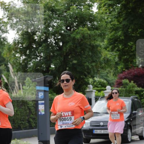 15.06.2025 - REWE Women's Run Jannik Wohlers http://msf.ph/oto/7950378 15.06.2025 08:32:35 Laufen 10869, 1043, 10576 meine-sportfotos.de