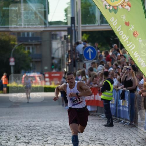 13.06.2025 - Holstenköstenlauf Felixshl http://msf.ph/oto/7950429 13.06.2025 19:36:28 Laufen 2052 meine-sportfotos.de