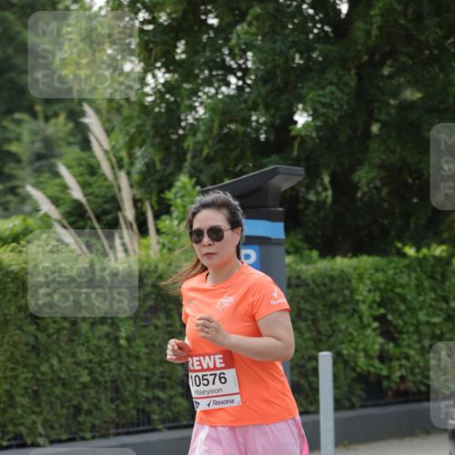 15.06.2025 - REWE Women's Run Jannik Wohlers http://msf.ph/oto/7950468 15.06.2025 08:32:37 Laufen 10576 meine-sportfotos.de