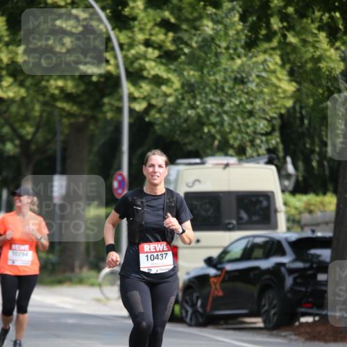 15.06.2025 - REWE Women's Run Jannik Wohlers http://msf.ph/oto/7950471 15.06.2025 09:49:28 Laufen 10294, 10437 meine-sportfotos.de